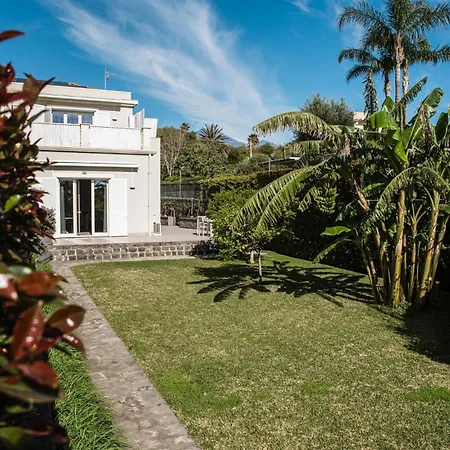 A_mare Villa *